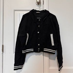BLACK CROPPED JACKET